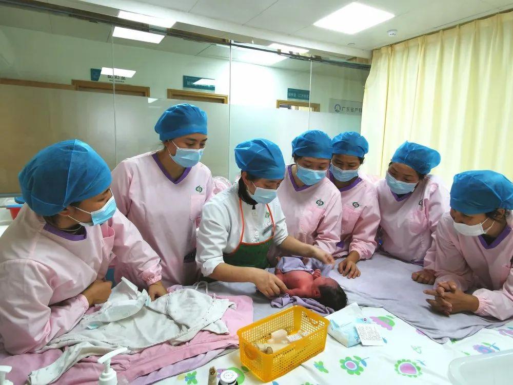 阿勒泰市妇婴监护型护送